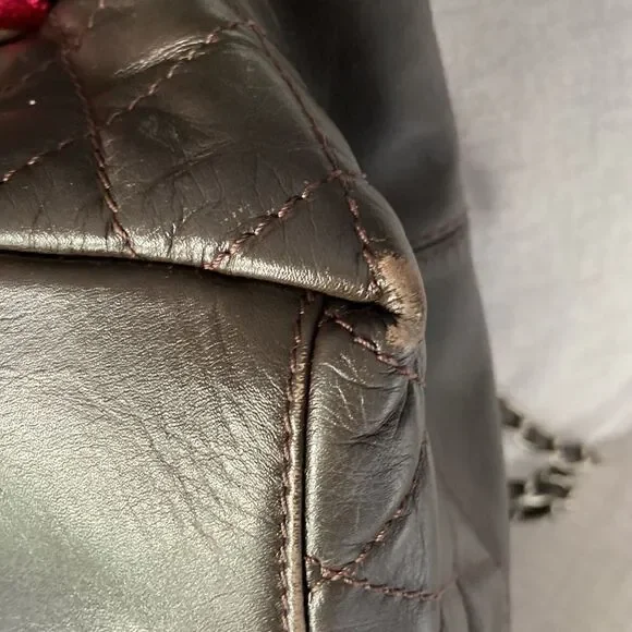 Chanel Lamb skin should’ve back zipper closure silver details chocolate color - Picture 11 of 17